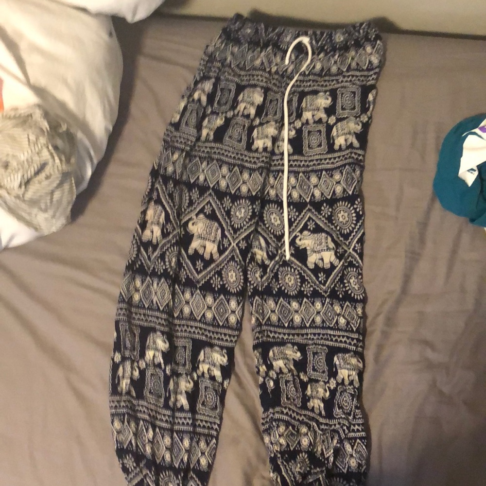 Pants/ sweats